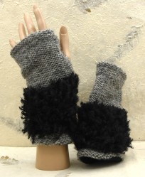 gray-wool-convertible-fingerless-gloves-with-black-fur-trim